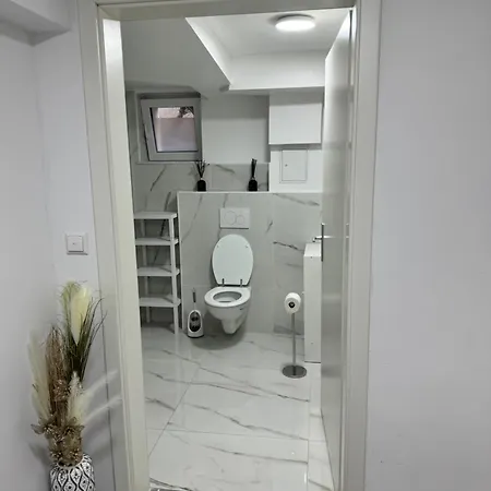 Habitación en casa particular Moebliertes *